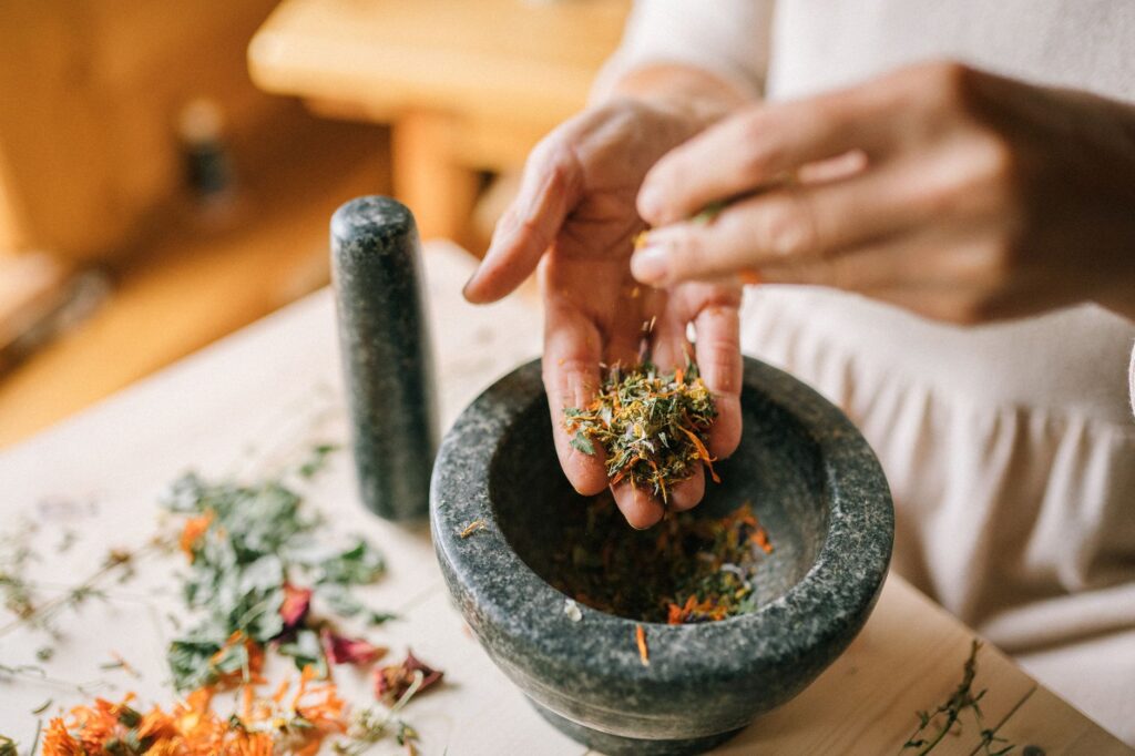 马应龙麝香痔疮膏